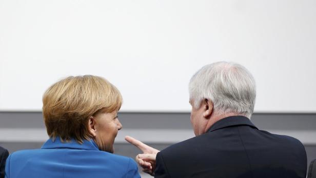 Angela Merkel und Horst Seehofer: Der Haussegen hängt schief