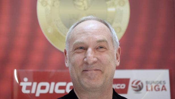 Kein Heiligenschein: Rapids Sportdirektor Müller hat den Meisterteller im Hinterkopf.