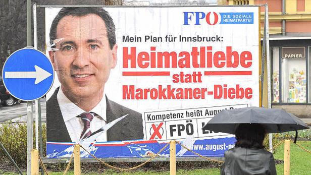 FPÖ überklebt die Hetzplakate