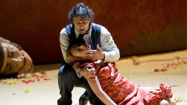 Biedere "Carmen" zum Finale der Berliner