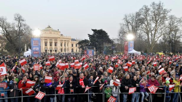 Die ÖSV-WM-Medaillengewinner sind nach ihrer Rückkehr auf dem Wiener Rathausplatz von Tausenden Fans gefeiert worden.