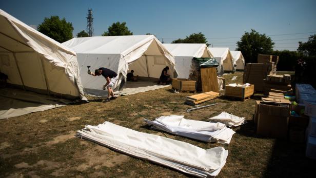 Am vergangenen Freitag wurden die Zelte am Gelände der Landespolizeidirektion Eisenstadt aufgebaut.