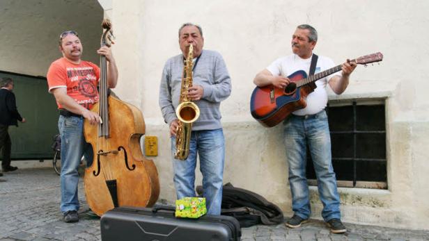 Krems: Ärger über "Invasion" der Musiker und Bettler