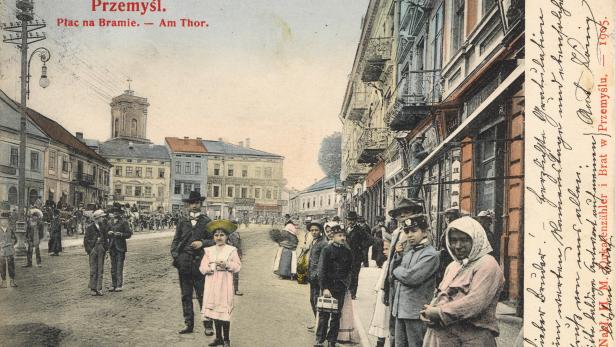 &quot;Przemyśl. Am Thor“, Straßenszene aus Galizien auf einer Postkarte, 1905