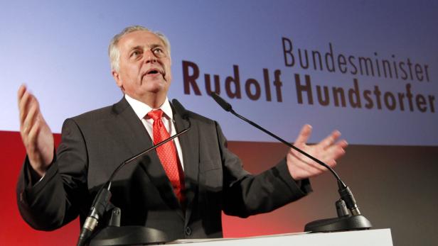 Im Jahr 2008 dankte es ihm die Partei: Hundsdorfer wurde in der Regierung Faymann I zum Arbeits- und Sozialminister ernannt und führt seither das nach dem Kanzleramt wichtigste Ressort für die SPÖ.