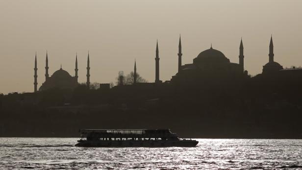 Istanbul: Explosion in Redaktionsbüro