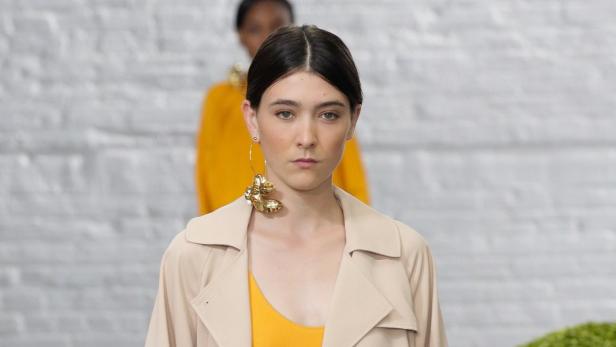 Klein, schlicht oder gleich gar nicht existent - in den vergangenen Saisonen war Ohrschmuck vom Minimalismus-Trend geprägt. Damit ist im Frühjahr 2017 Schluss.