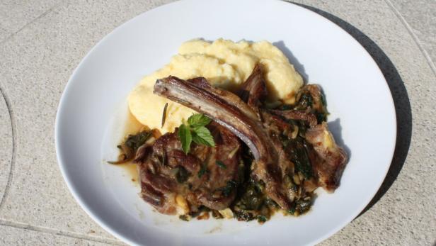 Dinner for One: Lammkoteletts mit Polenta