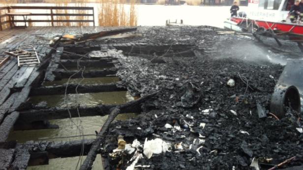 Ruster Seehütte brannte: 100.000 € Schaden