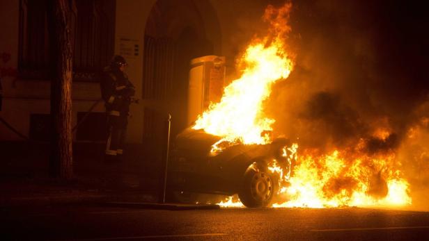 Silvester in Frankreich: 650 Autos in Brand gesteckt