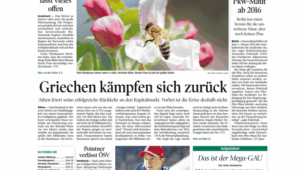 Eine Biene sammelt Nektar von einer blühenden Obstbaumblüte.