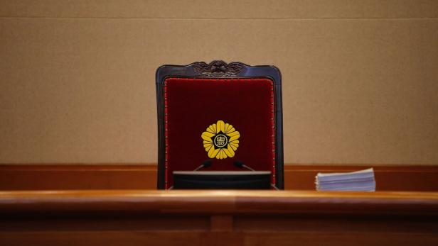 Der Stuhl von Präsidentin Park Geun-hye blieb leer.