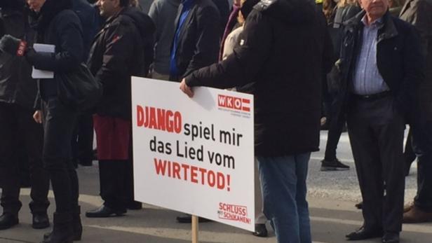 Der Wirte-Protest in Wien liegt ein paar Tage zurück, die Verärgerung ist geblieben: Der Unmut richtet sich primär gegen ÖVP-Chef Mitterlehner