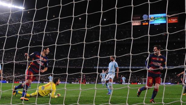 Lionel Messi tippte den Ball an, Luis Suarez schoss ein.