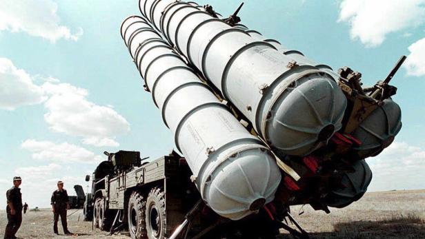 Das S-300 Raketensystem wird zur Luftabwehr eingesetzt.