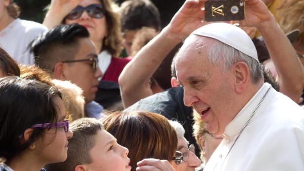 Papst Franziskus will bei den Gläubigen das Vertrauen in die Institution Familie wieder stärken.
