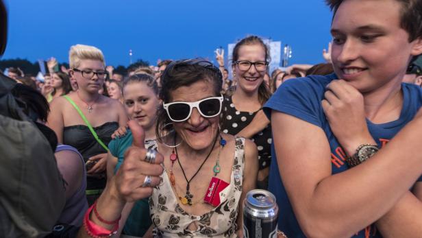 Prachtwetter und Schulschluss: Die Voraussetzungen für einen gelungenen Autakt des 31. Donausinselfests hätten besser nicht sein können. Tatsächlich kamen am Freitag rund 900.000 Menschen zum größten Open Air Festival Europas - so viele wie im Rekordjahr 2013.