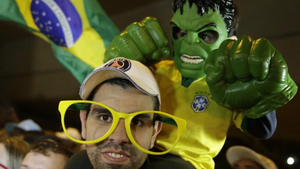 Wo eine Brille, da ein Weg: Brasilianer Hulk.