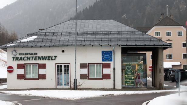 Noch ist in der alten Grenzstation am Brenner ein Modegeschäft eingemietet