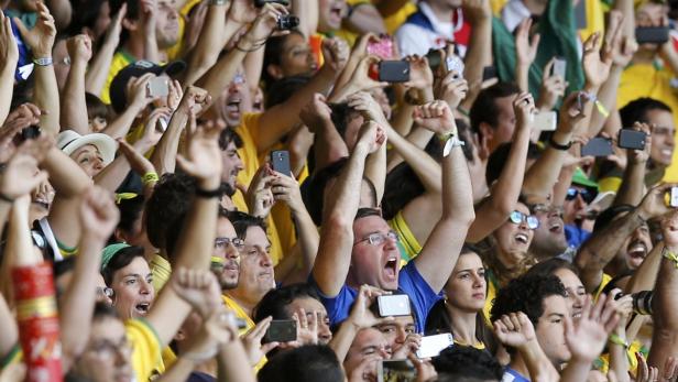 Brasilien gegen Chile - ein Duell, das bei einer Weltmeisterschaft an Brisanz kaum zu überbieten ist. Es herrschte Volksfeststimmung in Belo Horizonte. Das Spiel sollte ein denkwürdiges werden.