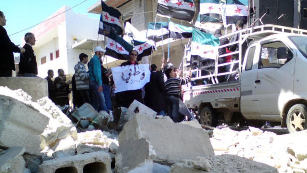 Syrien: Regime bombardiert wieder