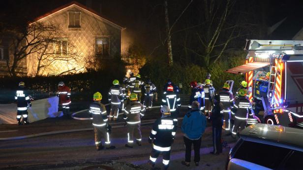 Bei dem Wohnhausbrand in Haag am Hausruck kam ein 54-Jähriger ums Leben.