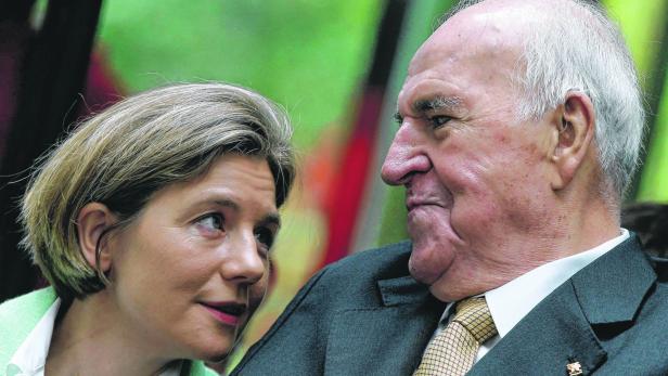 Zwischen dem Ehepaar Kohl und der CDU bahnt sich ein Streit um 400-Aktenordner-Archiv an
