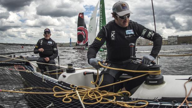 Alinghi gewinnt Extreme Sailing vor St. Petersburg