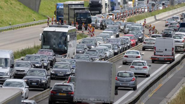 Leben an der Autobahn - nicht nur für die Fahrer ein Risiko