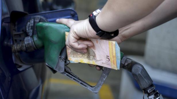 In Venezuela kostete ein Liter Benzin nur 0,01 Dollar-Cent.