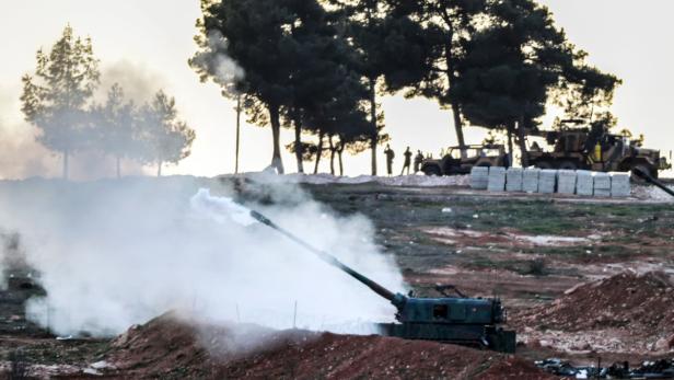 Türkisches Militär an der Grenze zu Syrien bei Kilis