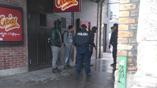 Die Polizei ist bei der Station Thaliastraße täglich präsent