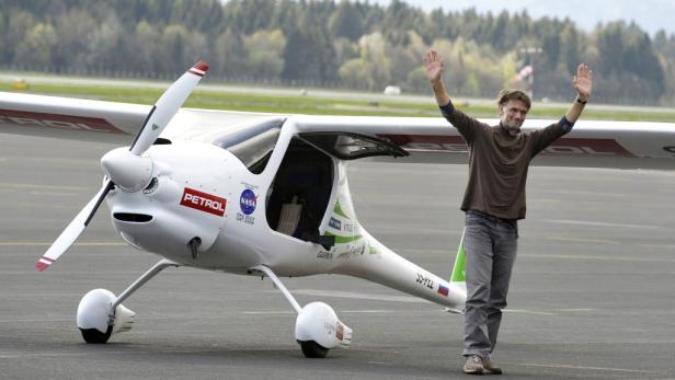 Slowene umrundet Welt mit Leichtflieger