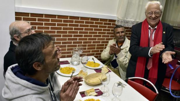 Spanien: Pater eröffnet Robin-Hood-Restaurant