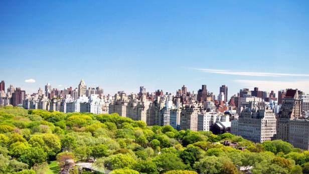Blick über den Central Park auf die Skyline von New York City.