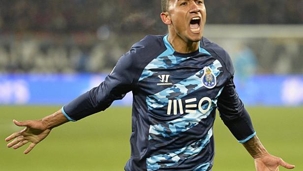 2015: Danilo (BRA/23) für 31,5 Millionen Euro zu Real Madrid