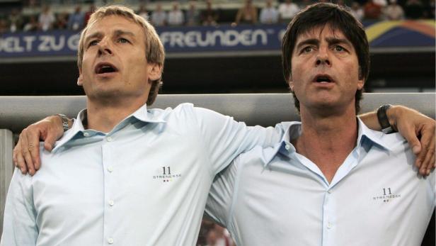 Die stylischen Teamtrainer Juergen Klinsmann und Joachim Loew.