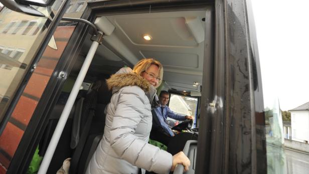 Wenn Gertrud Wödlinger mit dem Bus ihre Kinder in Wien besucht, muss sie dafür 40,70 Euro bezahlen. „Zu viel“, sagt sie