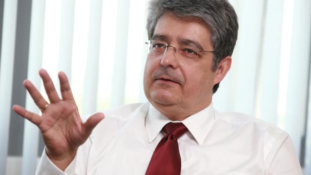 Siemens-Österreich-Chef Wolfgang Hesoun kritisiert die „Pseudo-Energiewende“, die Investitionen in notwendige Kraftwerke verhindert.