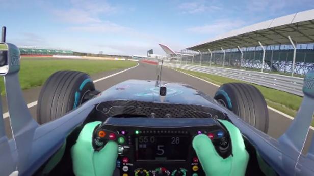 Hamilton und Rosberg machten erste Bekanntschaft mit F1 W07