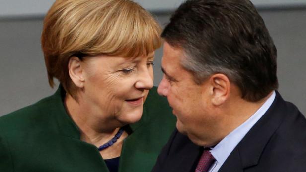 Angela Merkel und Sigmar Gabriel im Gespräch.