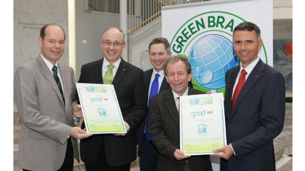 bauMax erhält die Auszeichnung zu den GREEN BRANDS Austria
