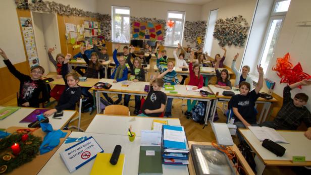 Adalbert Stifter Hauptschule Schulgleitzeitmodell … Adalbert Stifter Hauptschule Schulgleitzeitmodell mit der Klasse 3 A