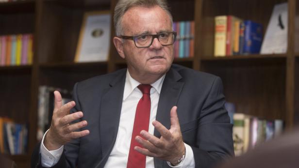 Landeshauptmann Niessl, seit jeher CETA-Skeptiker, hilft jetzt Gegnern.