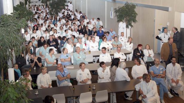 Entspannte Stimmung herrschte am Donnerstag bei der Betriebsversammlung im Klinikum Klagenfurt. 282 Ärzte nahmen an der Abstimmung teil