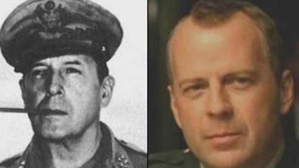 Ein Schwarzweißporträt von General Douglas MacArthur neben einem Farbfoto von Bruce Willis.