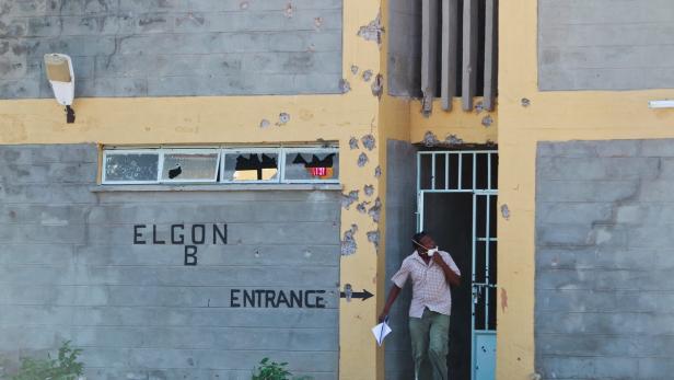 Zerstörtes Unigebäude in Garissa.