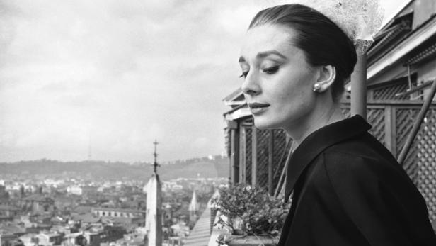 Eines der 80 Fotos der Londoner Ausstellung: Audrey Hepburn 1960 in Rom