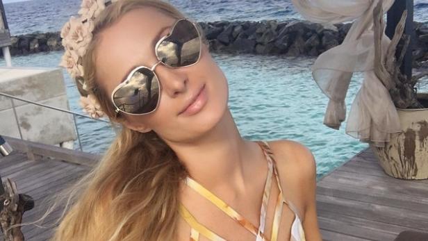 Paris Hilton: Heißer Liebesurlaub im Paradies