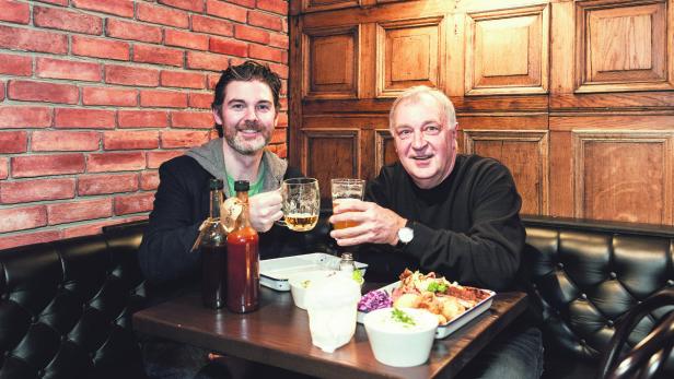 Brickmakers-Manager Darren Murphy (aus Irland) und FM4-Moderator Stuart Freeman (aus England) wollten ursprünglich nur ein Jahr in Österreich bleiben.